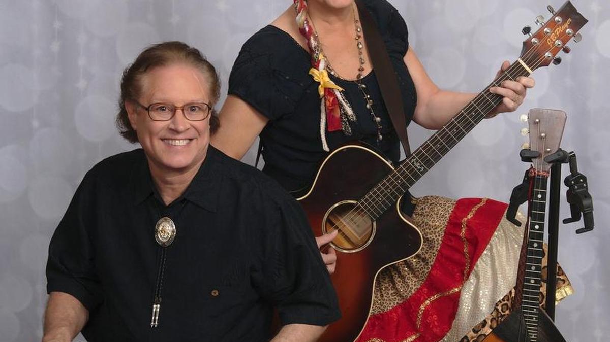 Dan & Galla are a husband and wife act who have been playing Grange Fair for years.