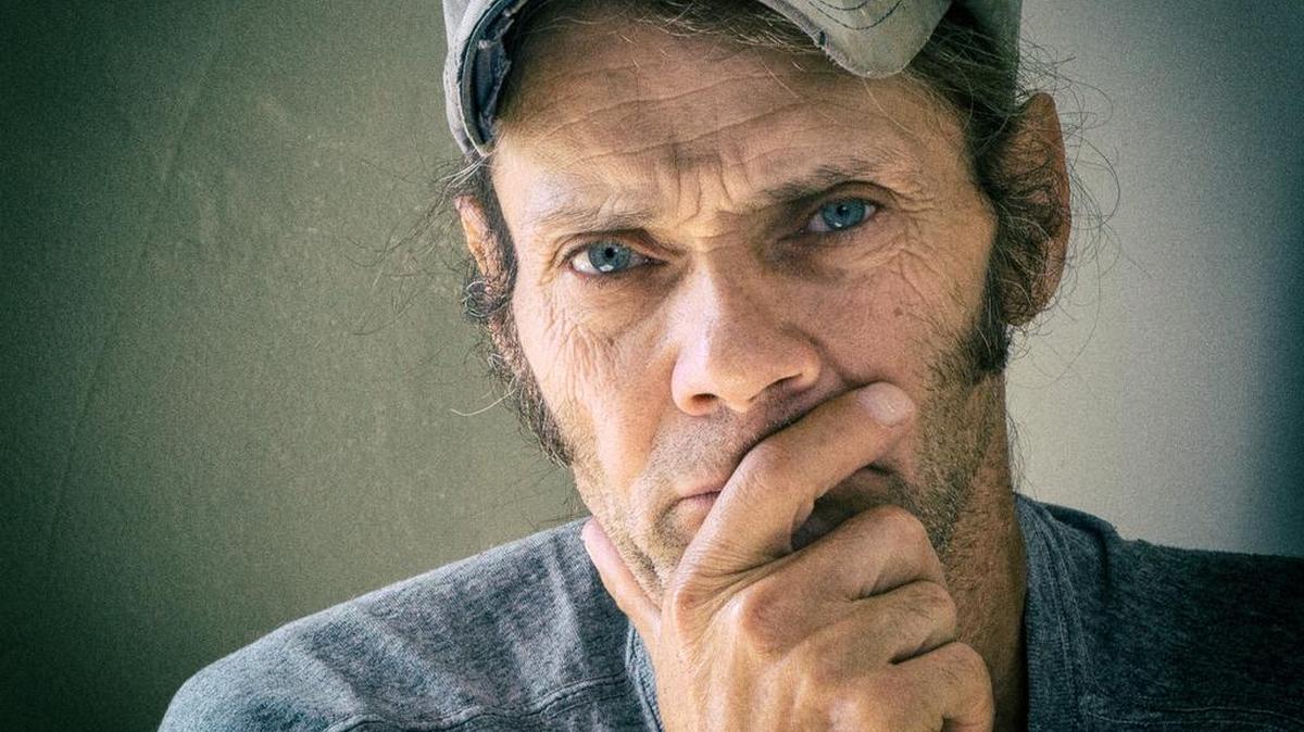 Malcolm Holcombe will perform at the Center for Well Being in Lemont on Saturday as part of the Acoustic Brew Concerts series.