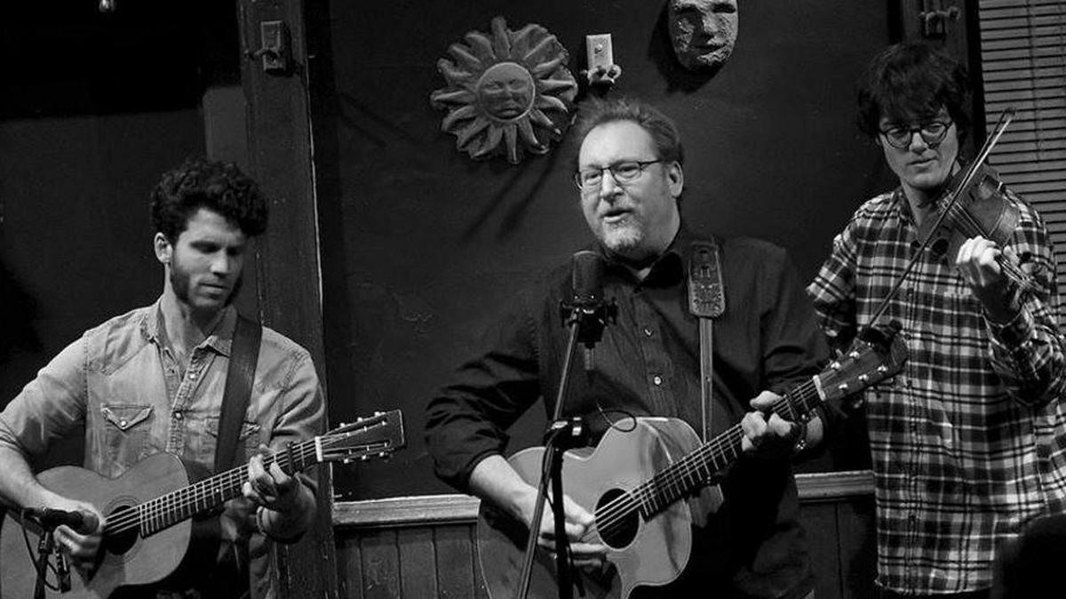 Americana folk duo The Tall Trees will perform with Diederik van Wassenaer on fiddle and Connor Grimm on bass at 7:30 p.m. on Saturday at the Center for Well Being in Lemont.