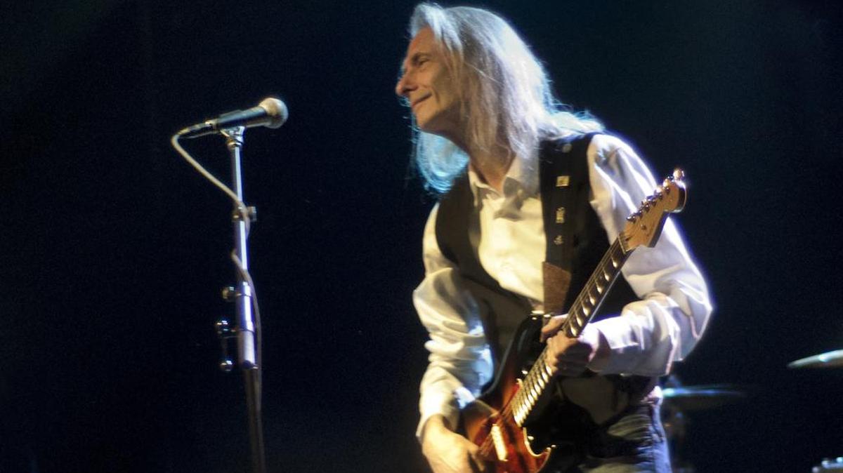Lenny Kaye will perform at Elk Creek Cafe on Nov. 28.