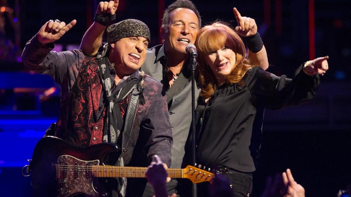Bruce Springsteen & The E Street Band bring “The River Tour” to Philadelphia at the Wells Fargo Center in February. From left, Steven Van Zandt, Bruce Springsteen and Patti Scialfa come together at the end of “Sherry Darling.”