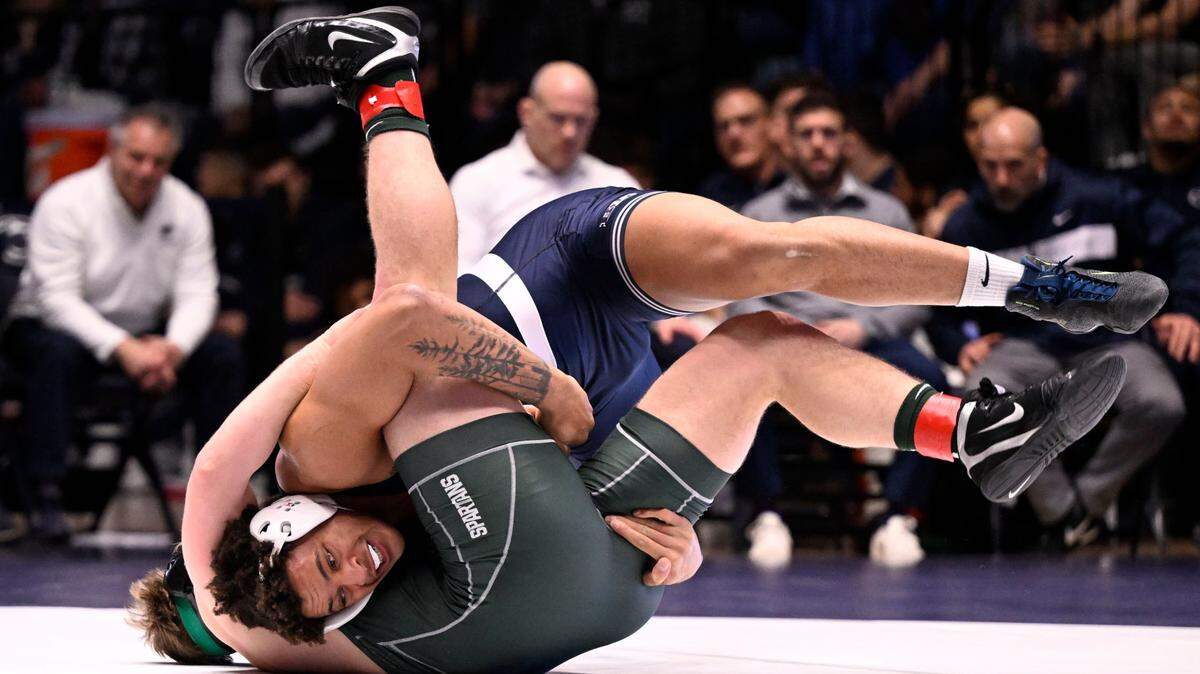 Penn State’s Greg Kerkvliet contols Michigan State’s Ryan Vasbinder lb bout of the match on Sunday, Jan. 22, 2023.