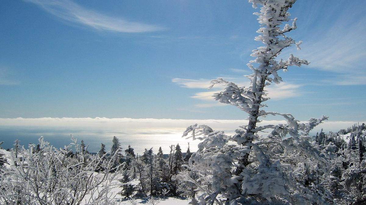 A 26-year-old man slipped on a cliff while hiking in Maine and ended up trapped four hours beyond the reach of rescuers “on an icy vertical face.” 