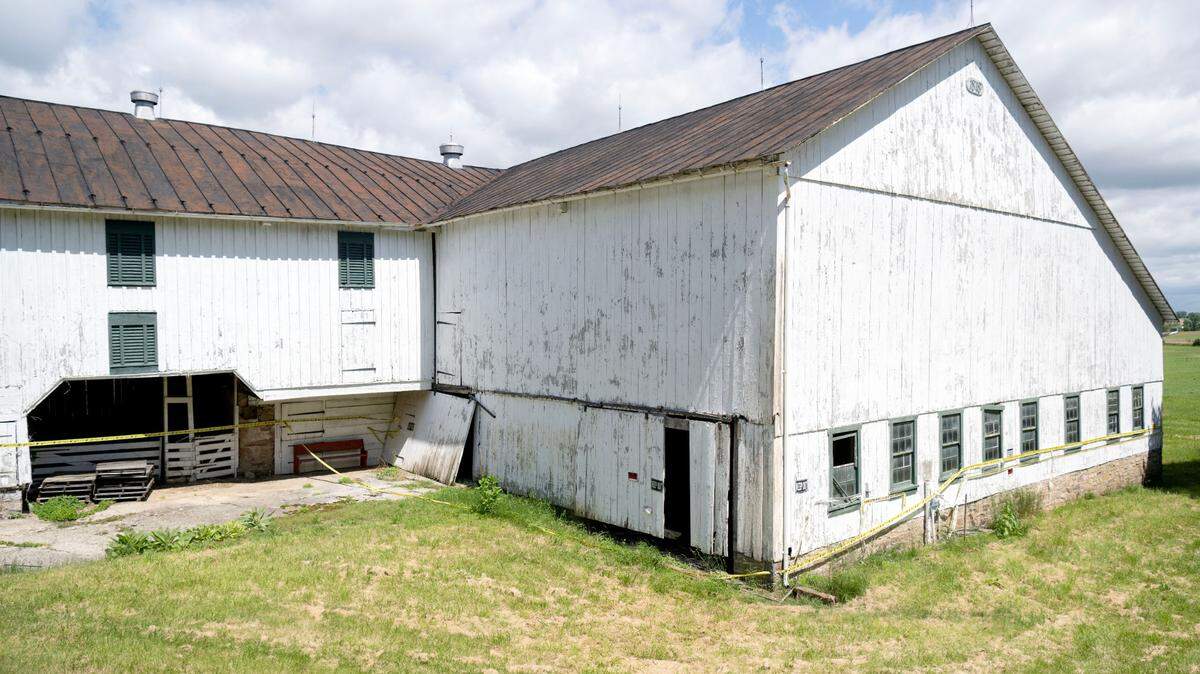 “No trespassing” and “keep out” signs can be seen on Kepler barn from West Pine Grove Road on Tuesday, May 28, 2024.