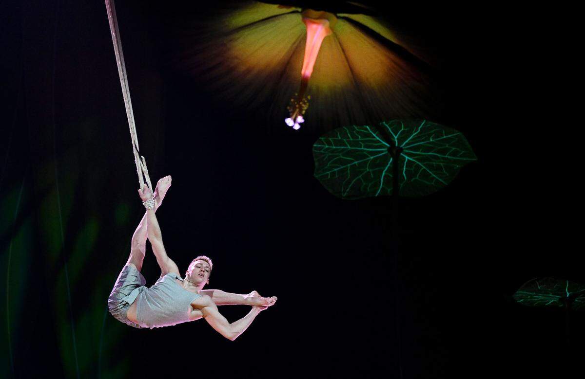 Beau Sargent rehearses his aerial net routine in Cirque du Soleil’s show “Ovo” at the Bryce Jordan Center on Thursday, March 27, 2025.
