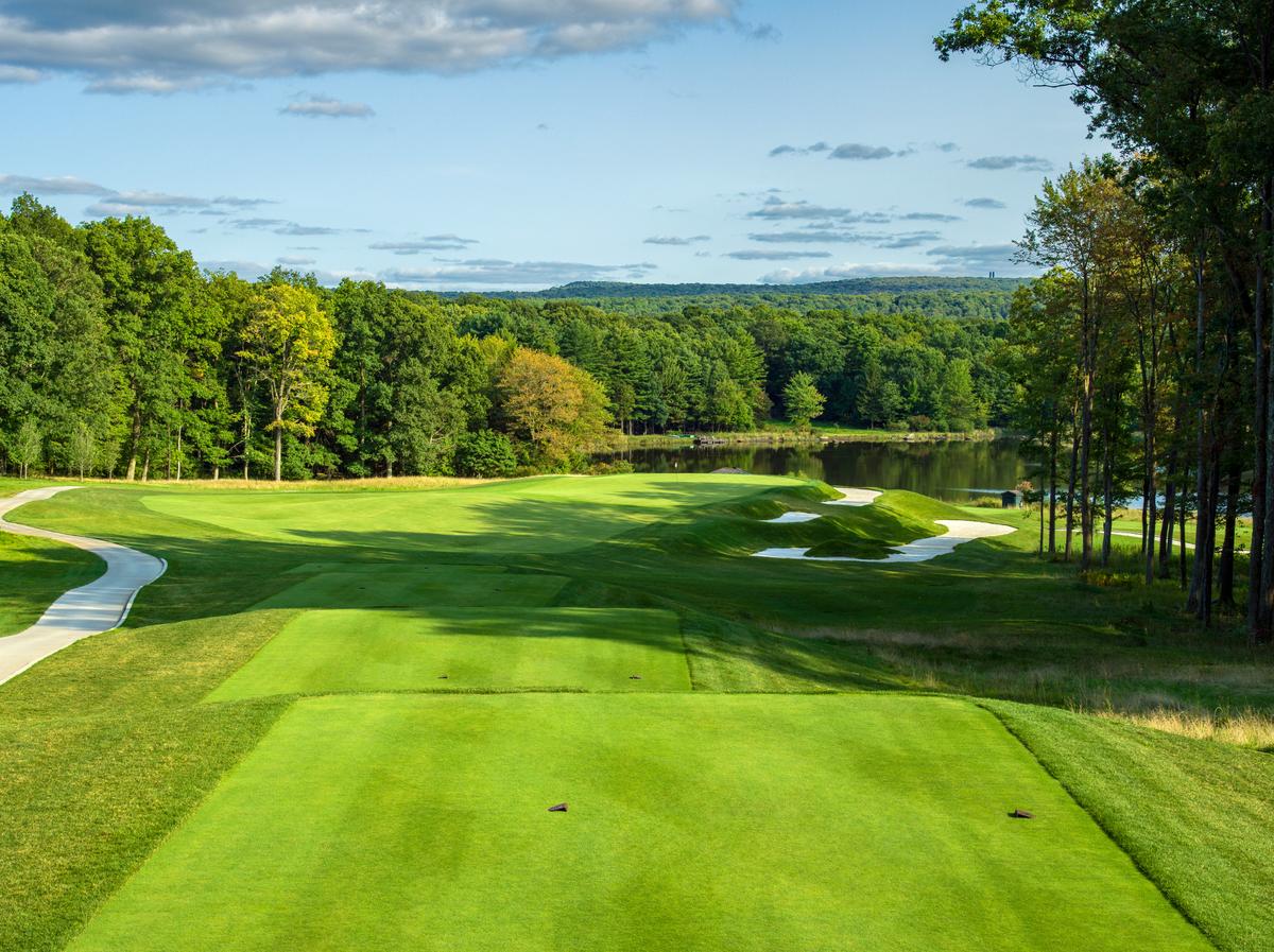 The par 3 5th hole or Shepherd’s Rock at Nemacolin Woodlands Resort.