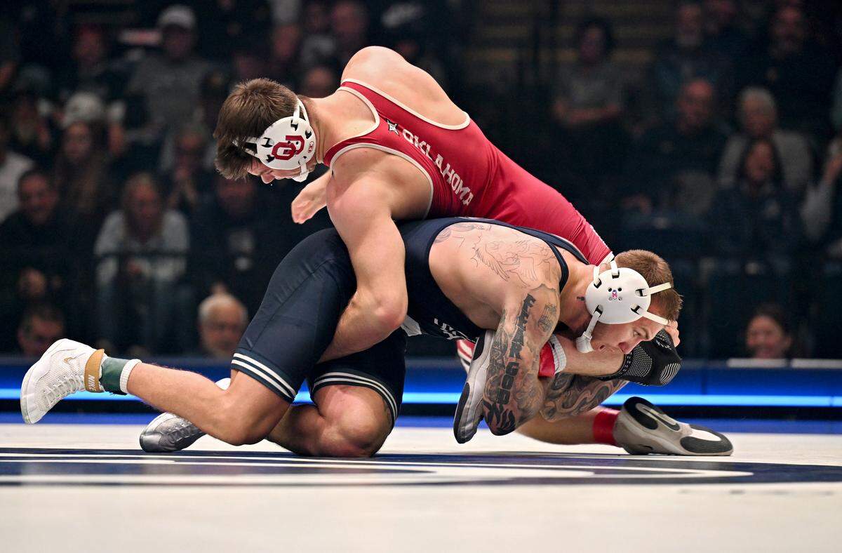 Penn State’s Rocco Welsh faces Oklahoma’s Anders Thompson in the 184 lb bout during the match on Friday, Nov. 14, 2025 at the Bryce Jordan Center.