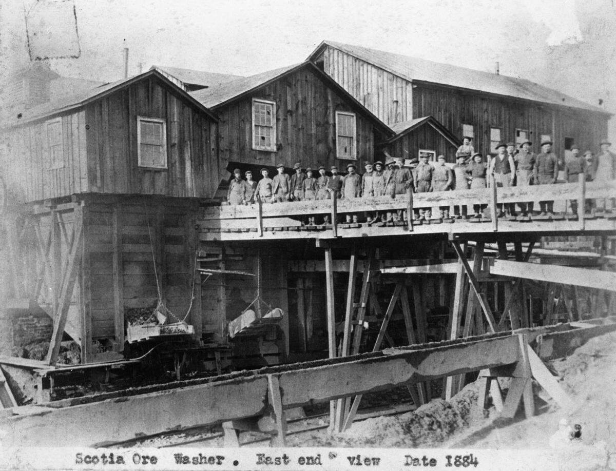 Workers at Scotia’s ore washer in 1884.