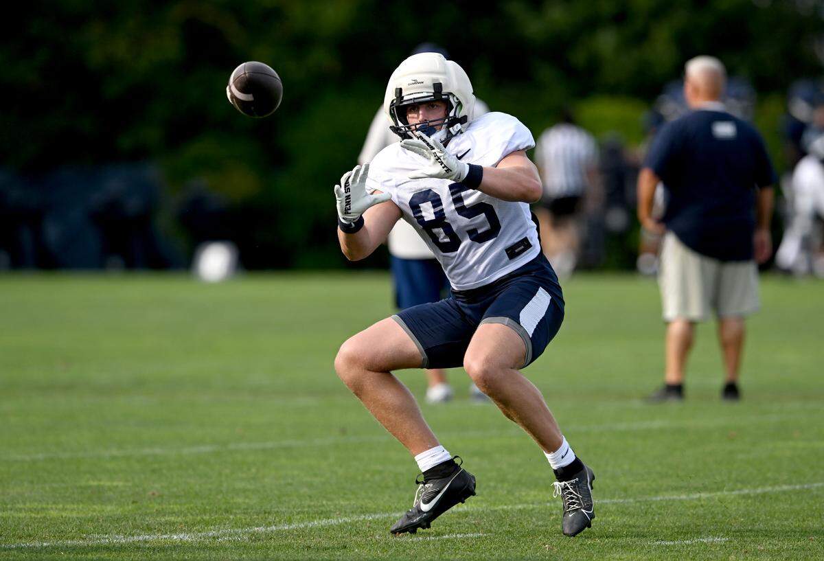 Penn State tight end Luke Reynolds makes a catch during practice on Saturday, Aug. 2, 2025.