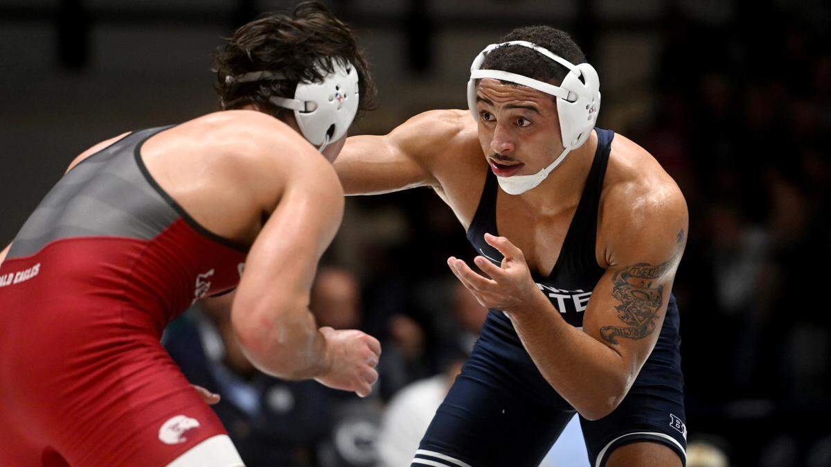 Penn State’s Aaron Brooks wrestles Lock Haven’s Colin Fegley in the 184 lb bout of the match on Friday, Nov. 11, 2022.