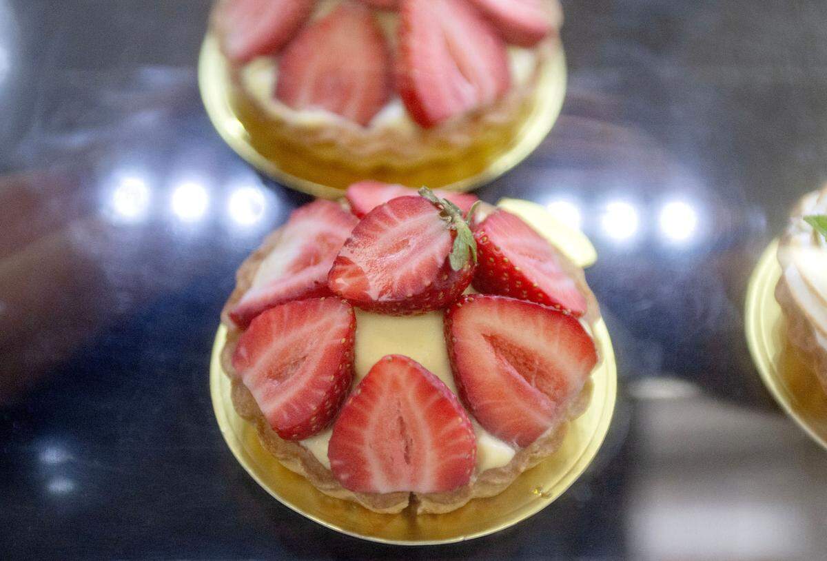A strawberry tart from Caramel Afternoon Pasty and Catering on Calder Way.