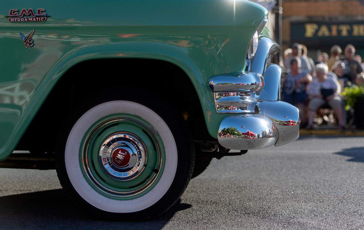 A GMC Hydra-Matic cruises Allegheny Street for the Bellefonte Cruise on Friday, June 17, 2022.