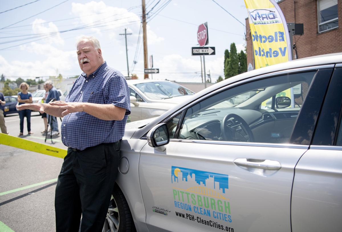 Rick Price, executive director of Pittsburgh Region Clean Cities, talks about electric cards during an information session in Bellefonte on Friday.