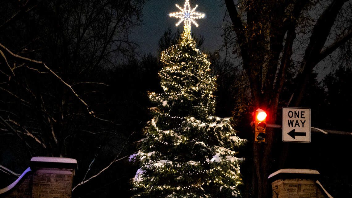 Tree lighting ceremony, holiday craft fairs and more: Holiday events kick off this weekend