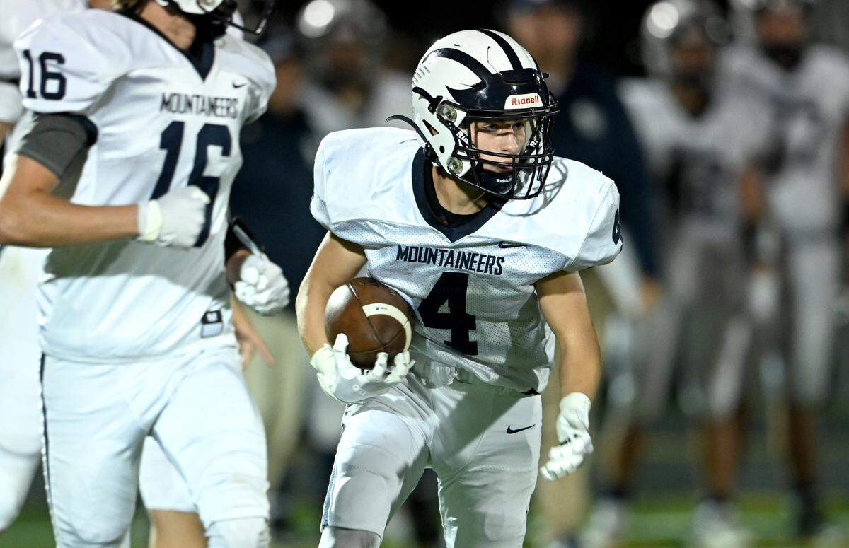 Philipsburg-Osceola’s Sam McDonald cuts down the field with the ball during the game against Bald Eagle Area on Friday, Sept. 22, 2023.