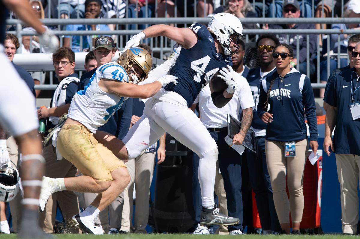 Penn State tight end Tyler Warren runs with the ball during the football game against UCLA at Beaver Stadium on Saturday, Oct. 5, 2024. The Nittany Lions beat the Bruins 27-11.