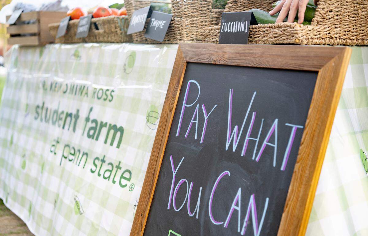 The Dr. Keiko Miwa Ross Student Farm at Penn State and Lion’s Pantry have partnered to have a pay-what-you-can farmers market outside of the HUB on Mondays in October.