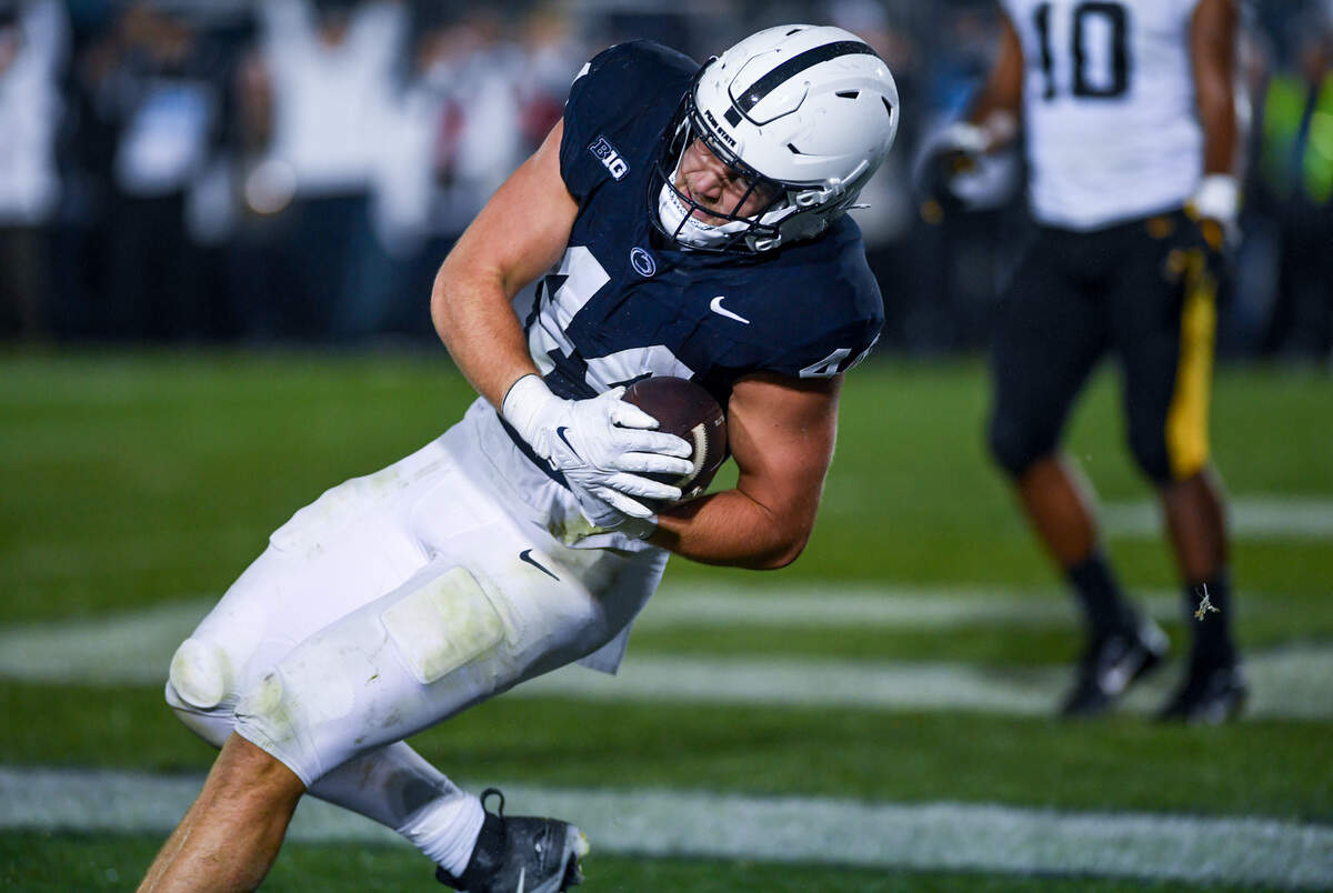 Penn State Tight End Tyler Warren catches a pass from Quarterback Drew Allar to score a touchdown in the third quarter during Penn State Football’s game against Iowa on Saturday, Sept. 23, 2023, at Beaver Stadium.