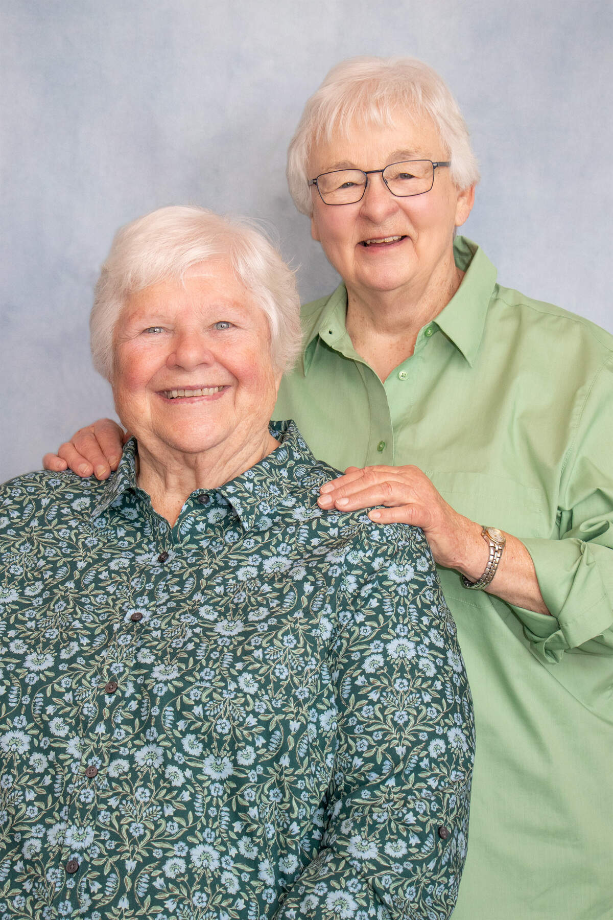 Sabrina Chapman and Marilyn Eastridge pose for a photo together in 2025.