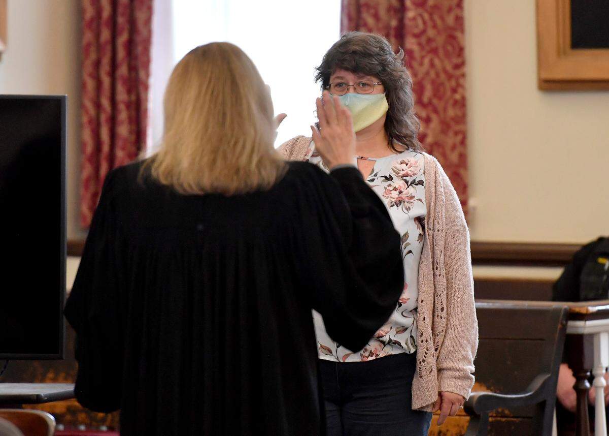 Rita Purnell is sworn in to the Bellefonte Borough Council on Monday, Jan. 3, 2022 at the Centre County Courthouse.