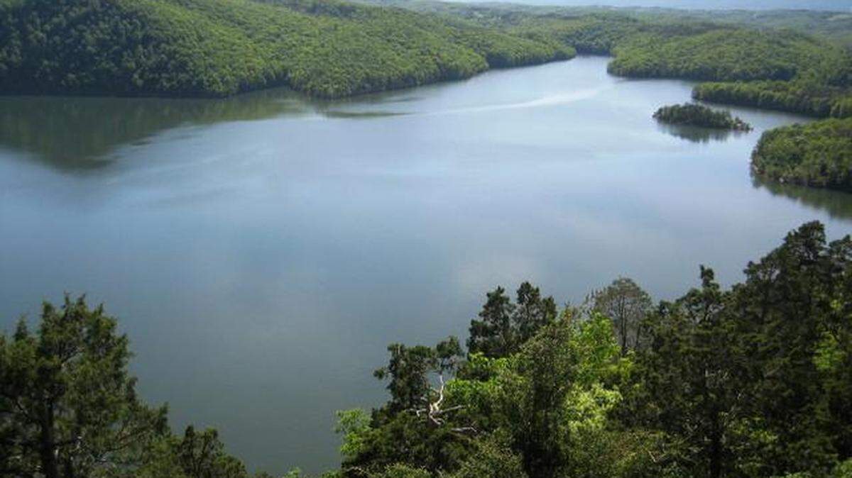 Hawns Overlook provides a great view of Raystown Lake.
