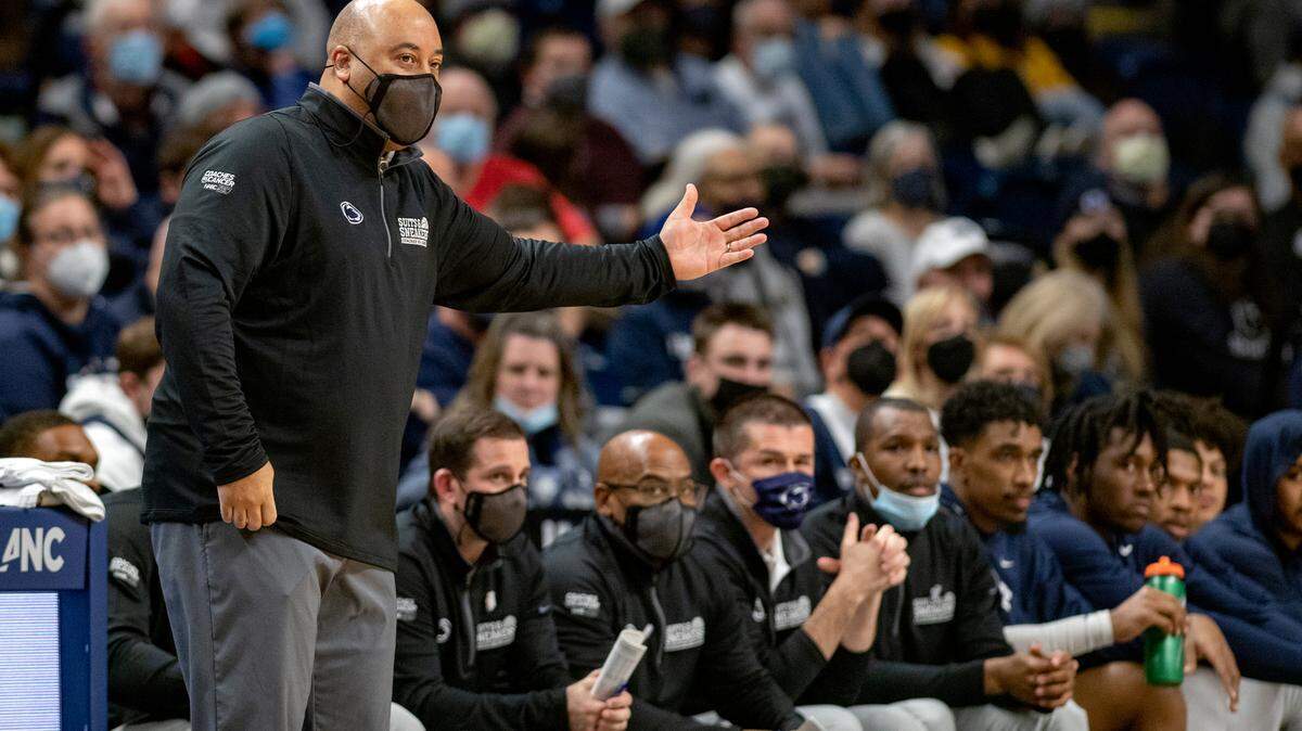Penn State men’s basketball coach Micah Shrewsberry motions to his players during the game against Iowa on Monday, Jan. 31, 2022 at the Bryce Jordan Center.