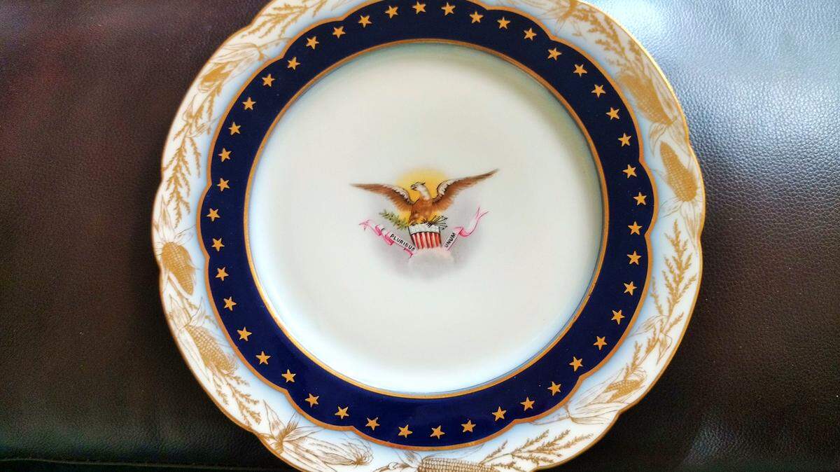 A President Benjamin Harrison White House dinner plate worth $1,000 was bought at a yard sale for $1 and sold with Dr. Lori’s help.