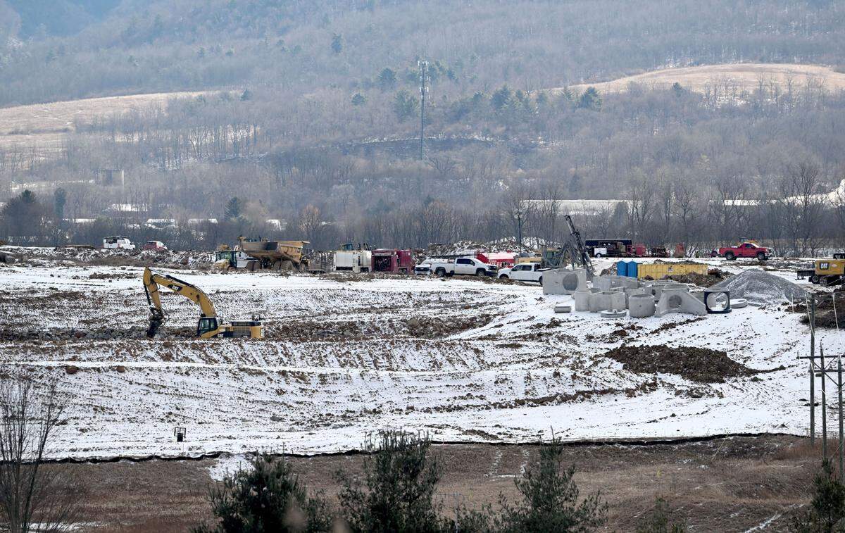 Construction crews have started work on the site of Benner Commerce Park.