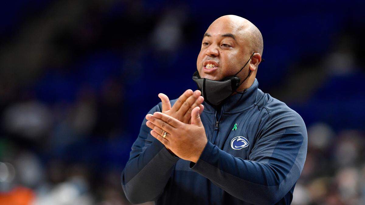 Penn State men’s basketball coach Micah Shrewsberry yells to his players during the game against Miami on Wednesday, Dec. 1, 2021.