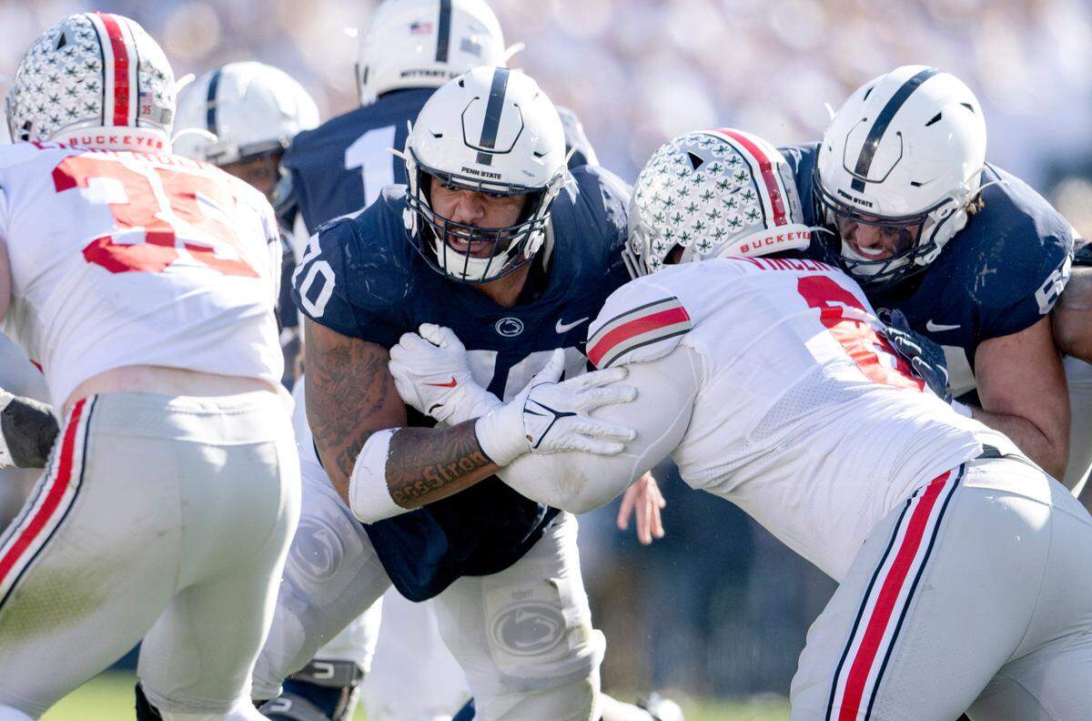 Penn State offensive lineman Juice Scruggs blocks Ohio State’s Aaron Vincent during the game on Saturday, Oct. 29, 2022.