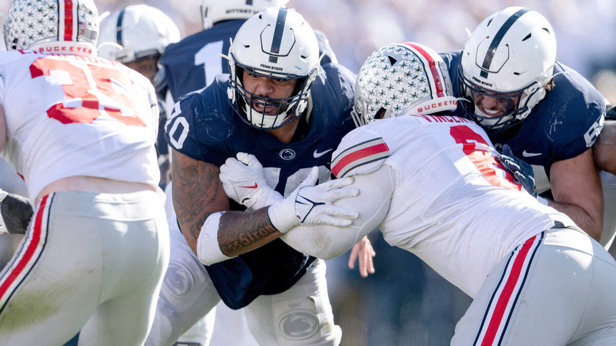 Penn State offensive lineman Juice Scruggs blocks Ohio State’s Aaron Vincent during the game on Saturday, Oct. 29, 2022.