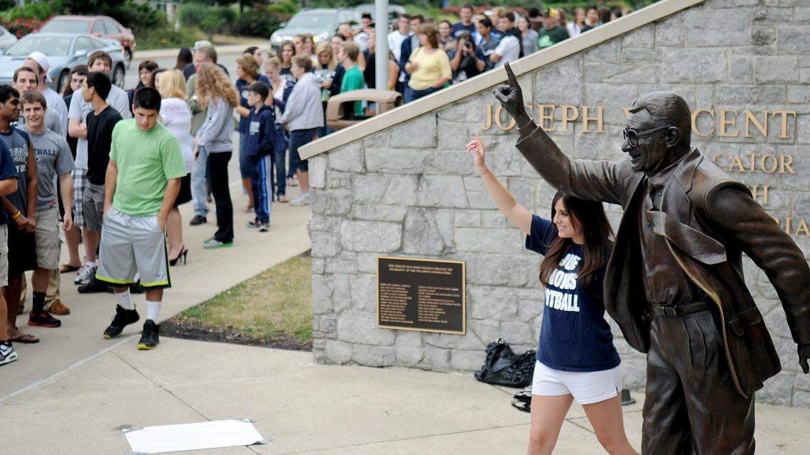 Family members, Franco Harris visit Paterno statue; decision expected soon