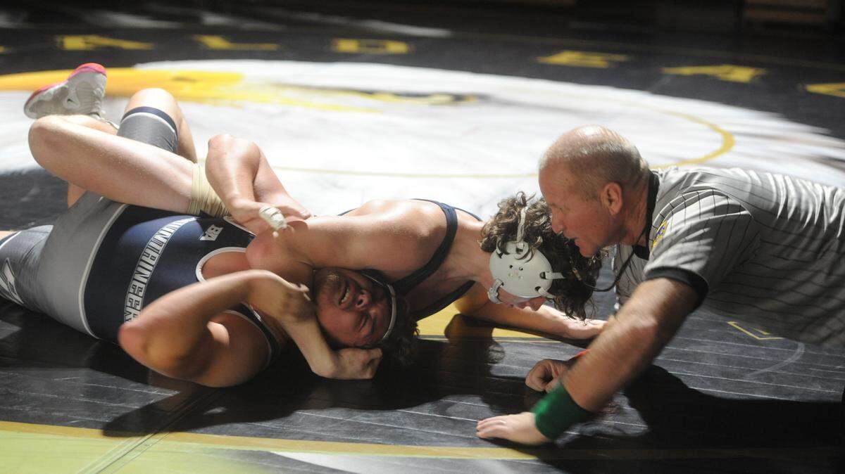 Bald Eagle Area’s Noah Foltz looks for the pin against Philipsburg-Osceola’s Dominic Shaw in their 189-pound bout during the Eagles’ 47-15 win on Thursday, Jan. 6, 2022. Foltz topped Shaw 15-0 in 3:27.