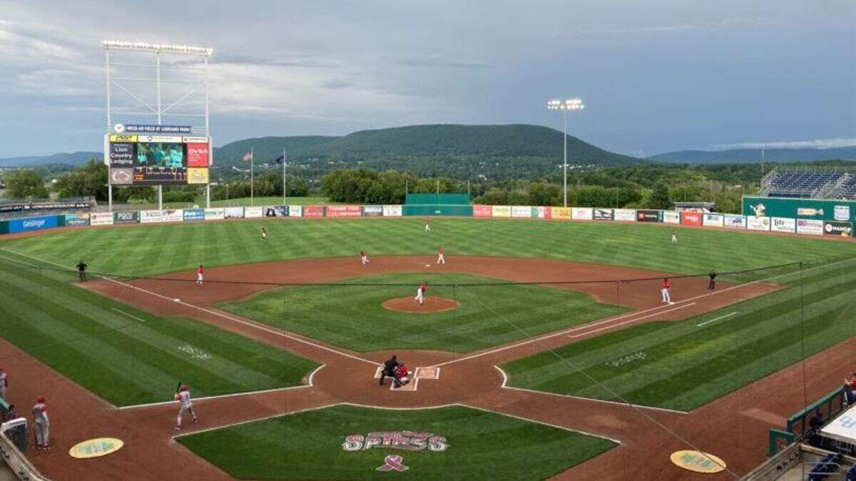 Former State College Spikes manager Kimera Bartee dies Monday at age 49. Bartee managed the Spikes in 2011.