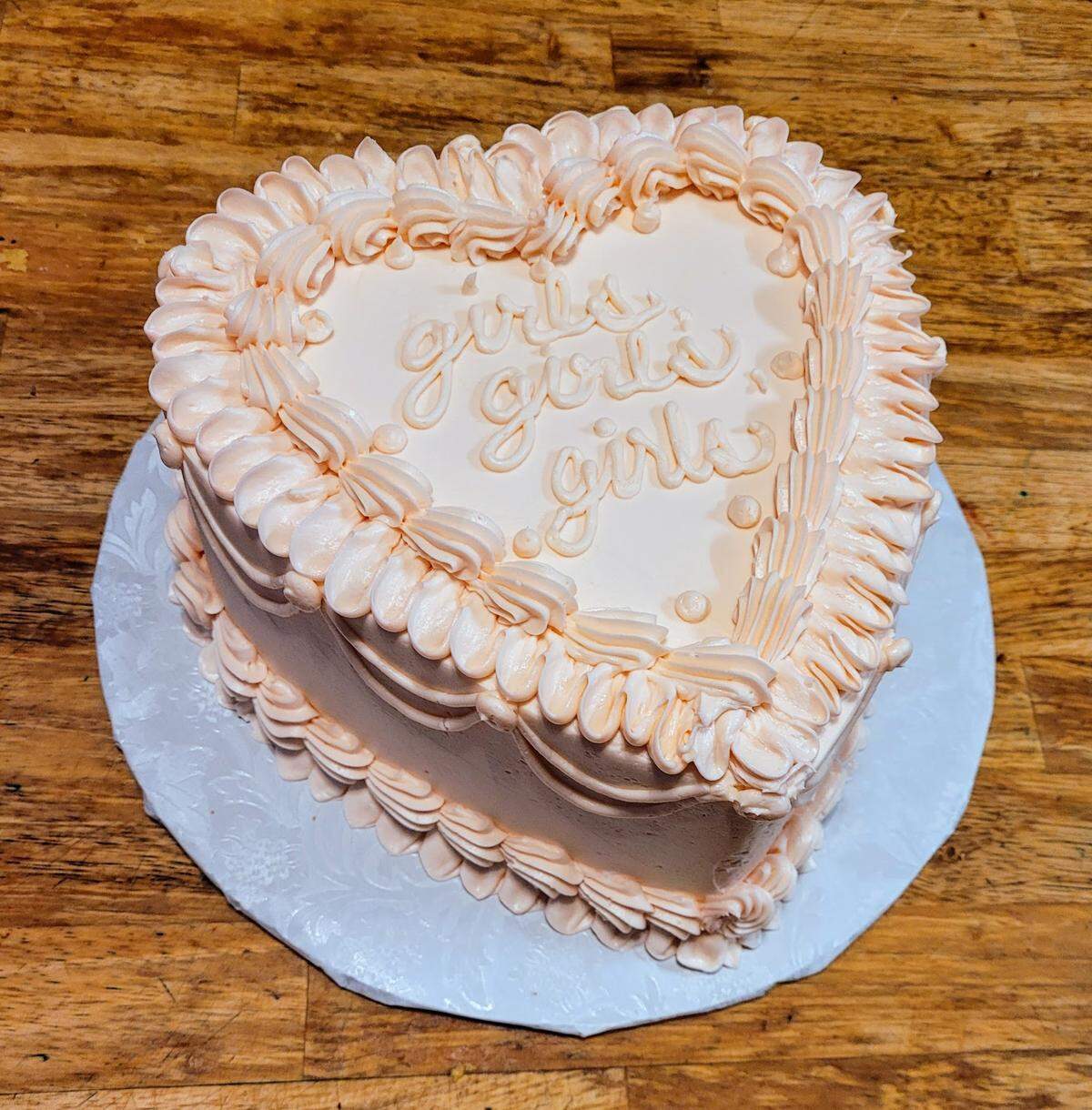A Lambeth cake created by Delectable Delights by Heather is pictured.