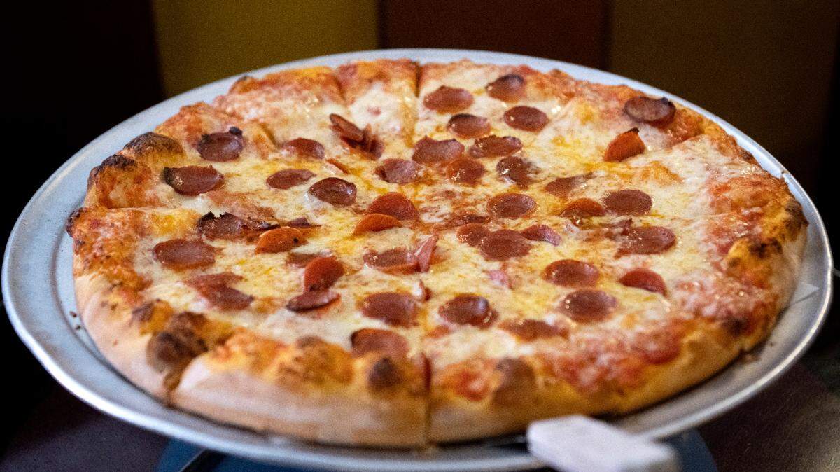 Could this be the best pizza place in Centre County? With top-notch wings and beer, maybe