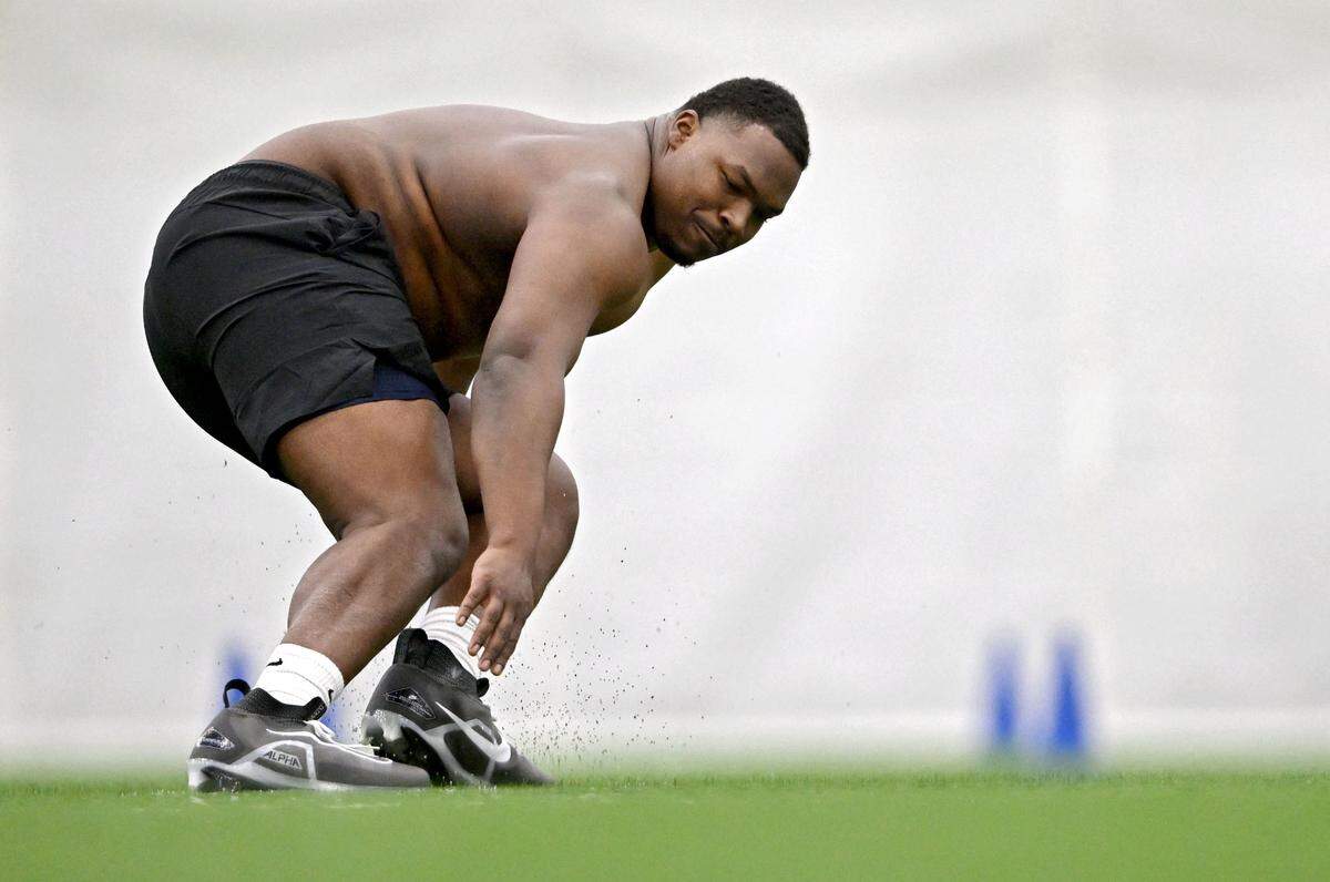 Coziah Izzard runs the pro shuttle during Penn State football’s pro day on Friday, March 28, 2025.