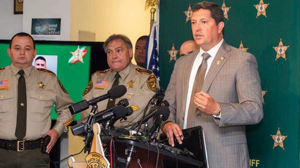 Webb County District Attorney Isidro Alaniz responds to questions about the killings related to Juan David Ortiz on Monday, Sept. 17, 2018 at the Webb County Sheriff’s office. The Laredo Morning Times via AP Danny Zaragoza