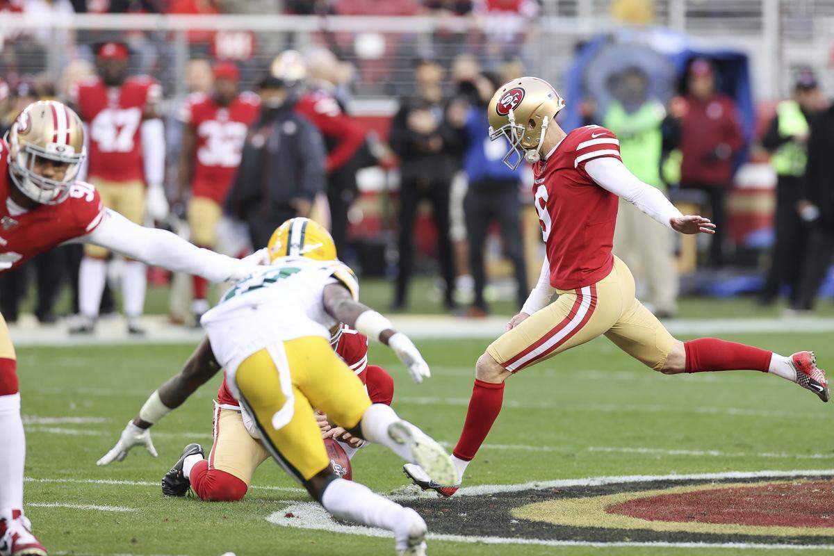 San Francisco 49ers kicker Robbie Gould (9) kicks the ball during the NFL NFC Championship against the Green Bay Packers, Sunday, Jan. 19, 2020, in Santa Clara, Calif. San Francisco 49ers won 37-20.