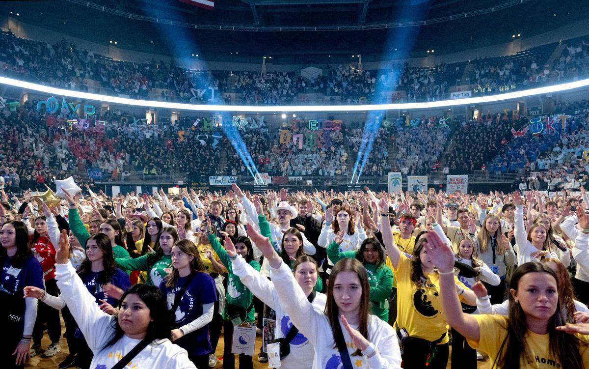The Bryce Jordan Center learrns the line dance during Penn State Thon on Friday, Feb. 21, 2025.
