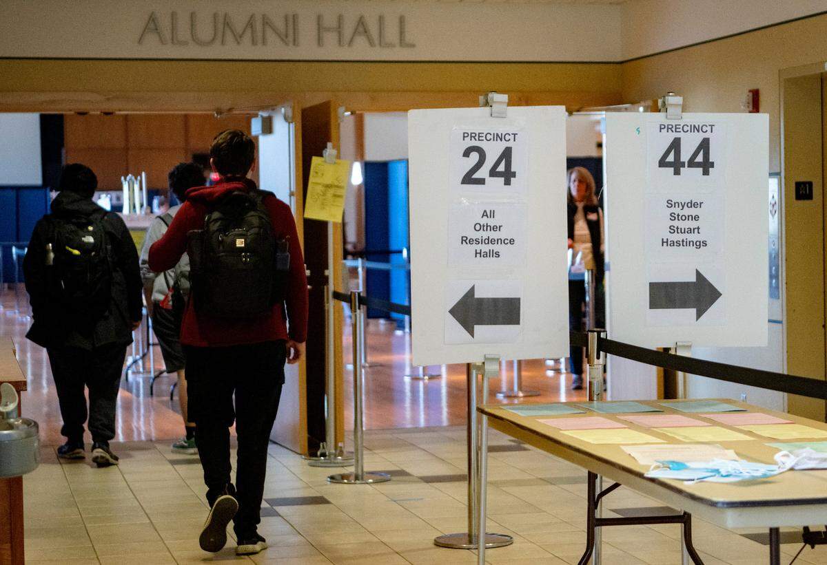 Penn State students enter Alumni Hall in the HUB-Robeson Center to vote on Tuesday, Nov. 8, 2022.