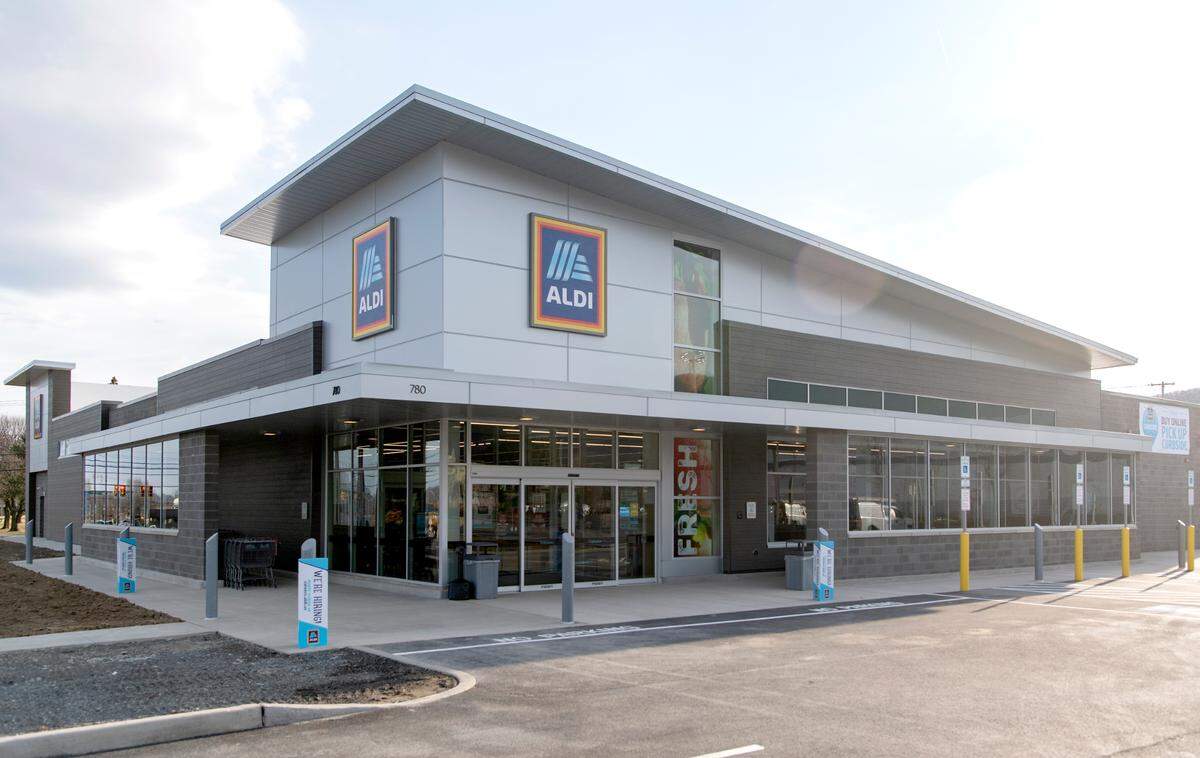 The new Aldi State College on Benner Pike on Wednesday, March 23, 2022.