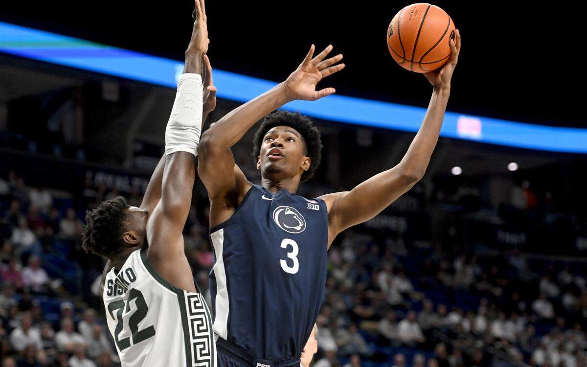 Penn State’s Kebba Njie looks to the basket over Michigan State’s Mady Sissoko during the game on Wednesday, Dec. 7, 2022.
