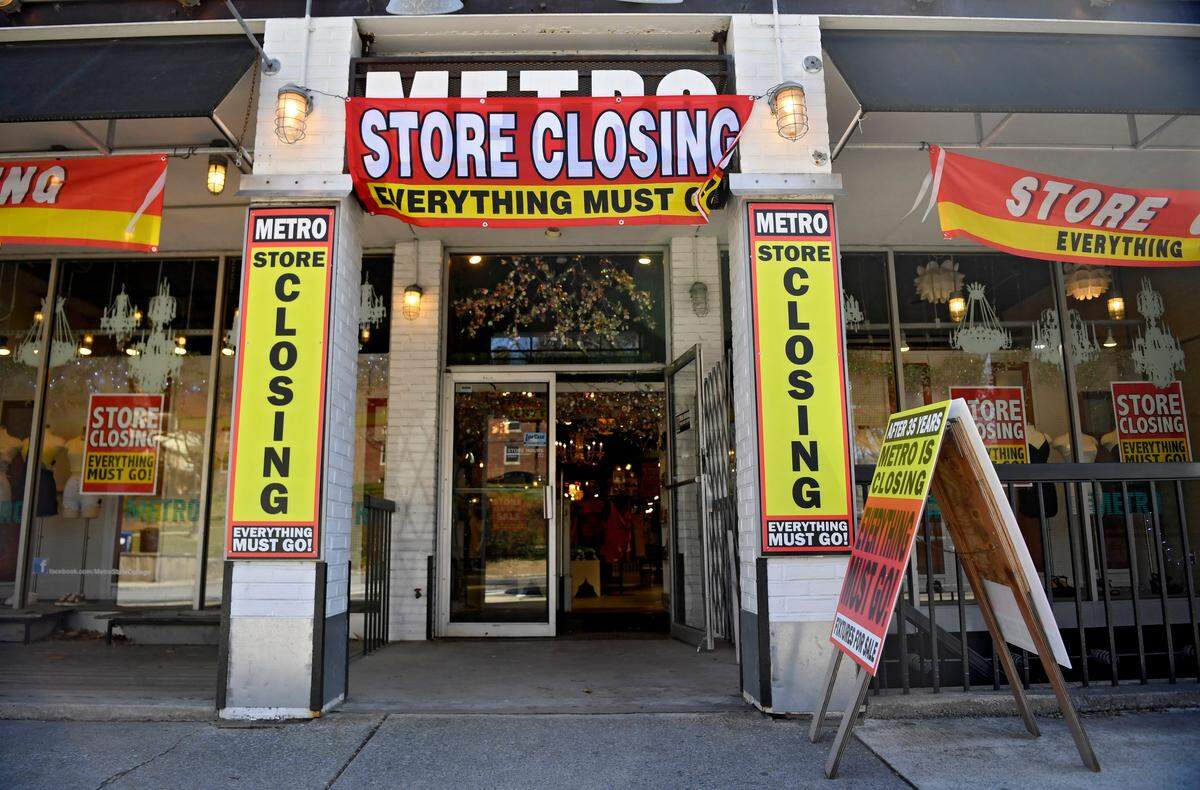 Metro clothing store on College Avenue in State College is closing after 35 years in business.