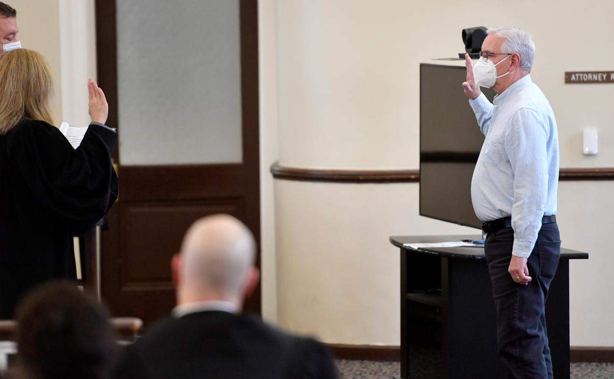 Randy Brachbill is sworn in to the Bellefonte Borough Council on Monday, Jan. 3, 2022 at the Centre County Courthouse.