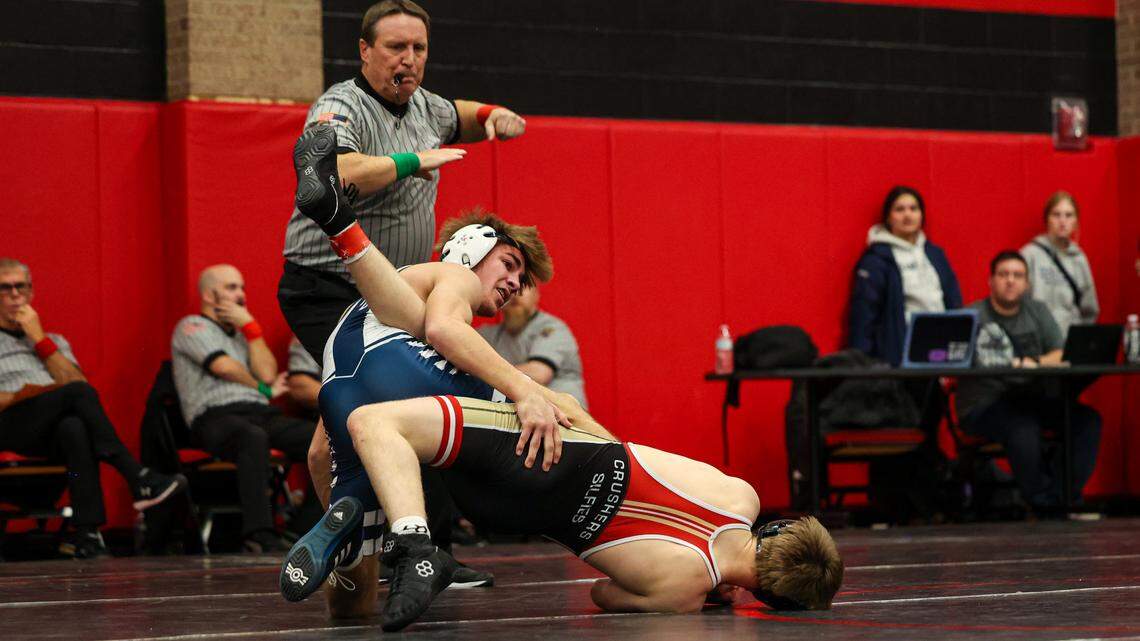 BEA’s Caleb Close, P-O’s Caleb Hummel claim LHAC wrestling titles. Here’s how others fared