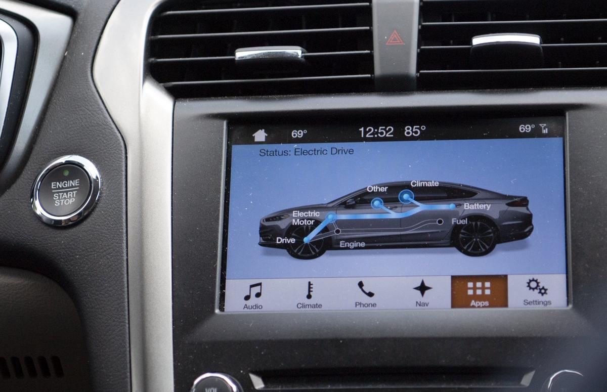The screen in an electric Ford Focus shows the battery.