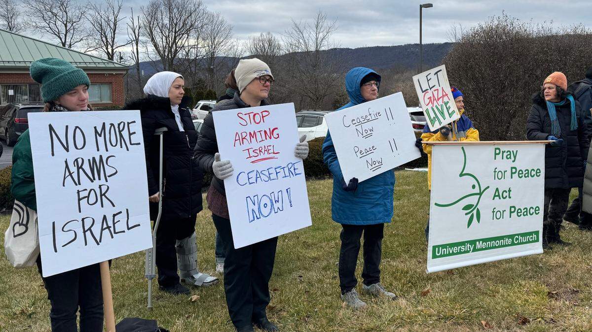 About three dozen people gathered Tuesday at the regional office for U.S. Rep. Glenn “GT” Thompson to ask the congressman to support a cease-fire resolution for the latest Israel-Hamas war.