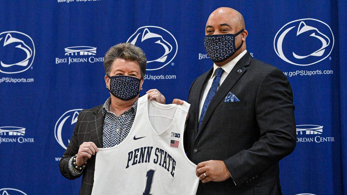 Penn State Vice President for Intercollegiate Athletics Sandy Barbour introduces Micah Shrewsberry as the 14th mens basketball head coach in Penn State history. Shrewsberry was introduced to members of the media as well as a select number of Nittany Lion Club members on March 30, 2021 in the Nittany Lions practice facility in the Bryce Jordan Center. Photo by Mark Selders