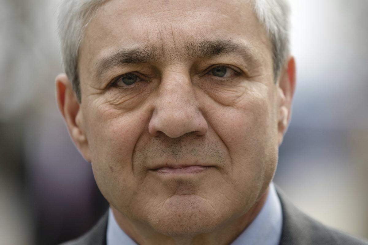 Former Penn State president Graham Spanier walks from the Dauphin County Courthouse in Harrisburg, Pa., on March 24, 2017. Spanier was convicted of hushing up suspected child sex abuse in 2001 by Jerry Sandusky.